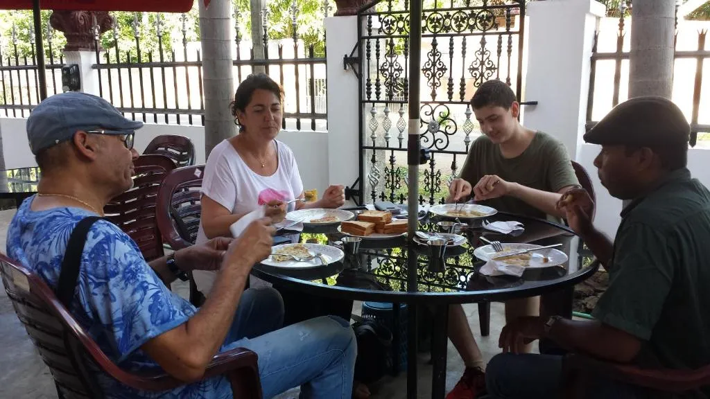 Guests enjoying breakfast on the patio